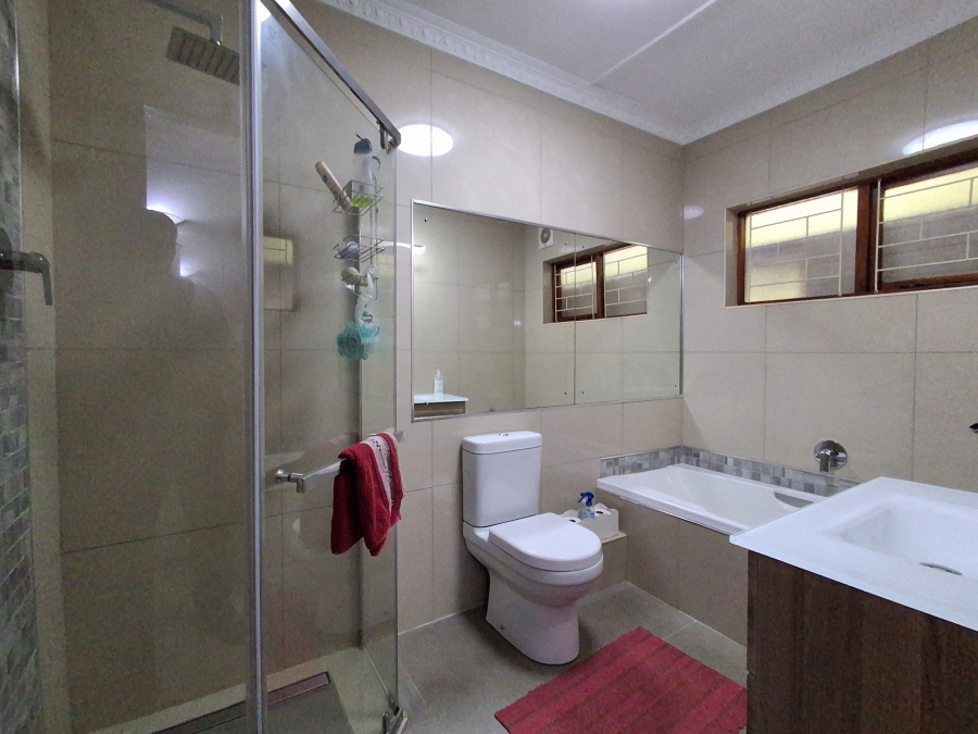 4 Bedroom Property for Sale in Nahoon Valley Park Eastern Cape